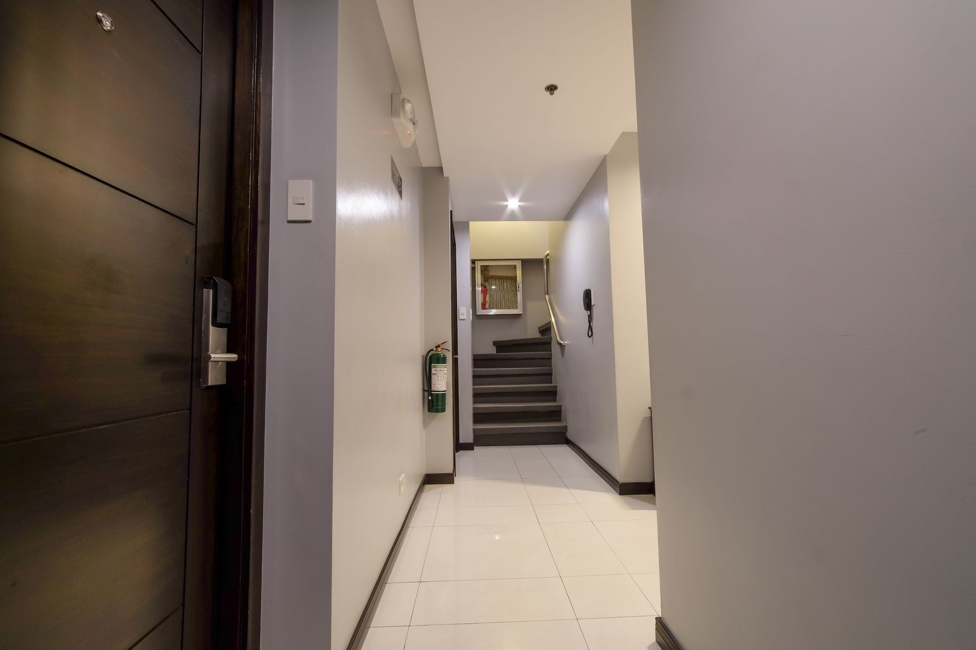 Zen Rooms Durban Poblacion Makati Makati City ภายนอก รูปภาพ